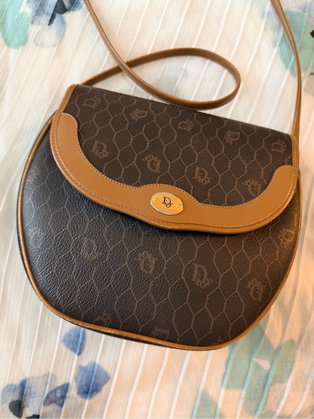 Christian Dior Honeycomb Canvas Crossbody Vintage Bag in Good Condition🎉